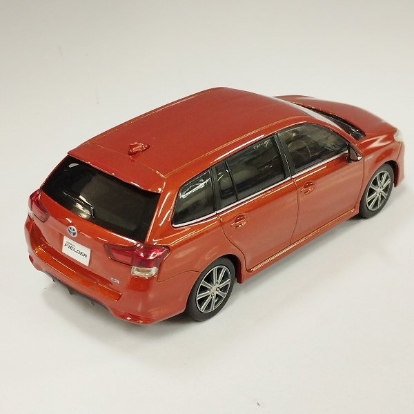 mN046a [人気] トヨタ 1/30 カローラ フィールダー 4R8 オレンジメタリック / カラーサンプル | ミニカー Tの画像4