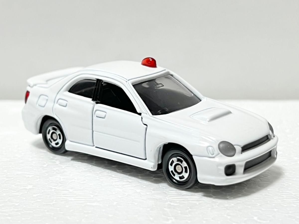 【トミカ】スバル・インプレッサ　WRX  覆面パトロールカー　警察車両　緊急車両