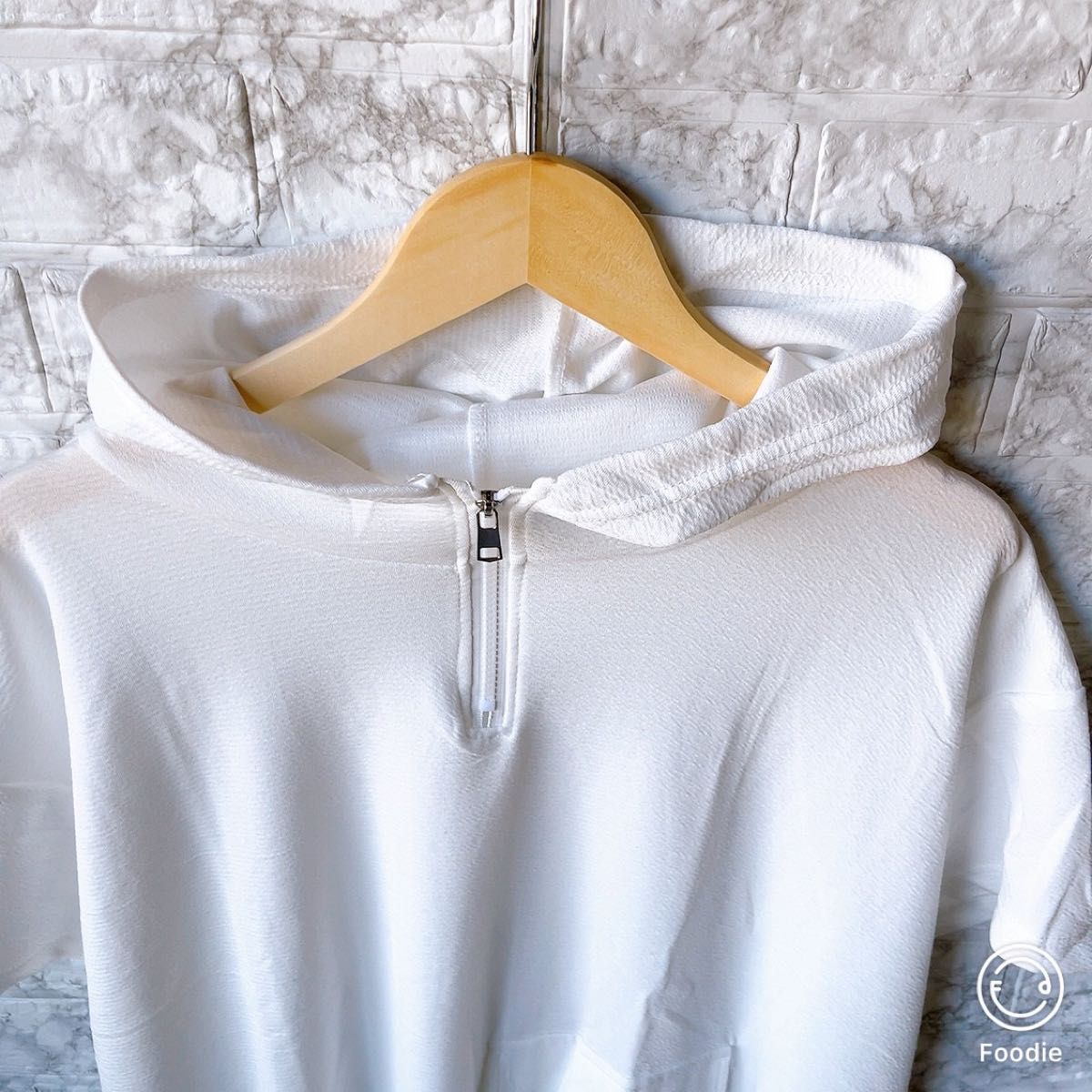 トップス 半袖 Ｔシャツ フード付き オシャレ メンズ  白 ホワイト ハリ感のある心地よい素材