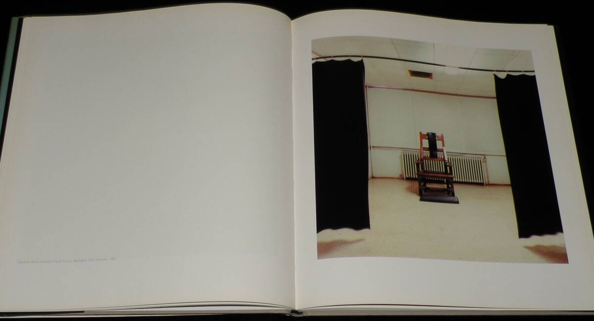 【洋書】The Omega Suites　死刑室、死刑囚監房の写真集/ガス室/注射室/電気椅子_画像3