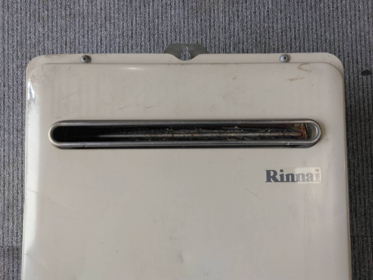 M63 棚12 現状品 Rinnai RUX-A2406W-E ガス給湯器 LPガス用 屋外式 2020年製 4/18の画像2