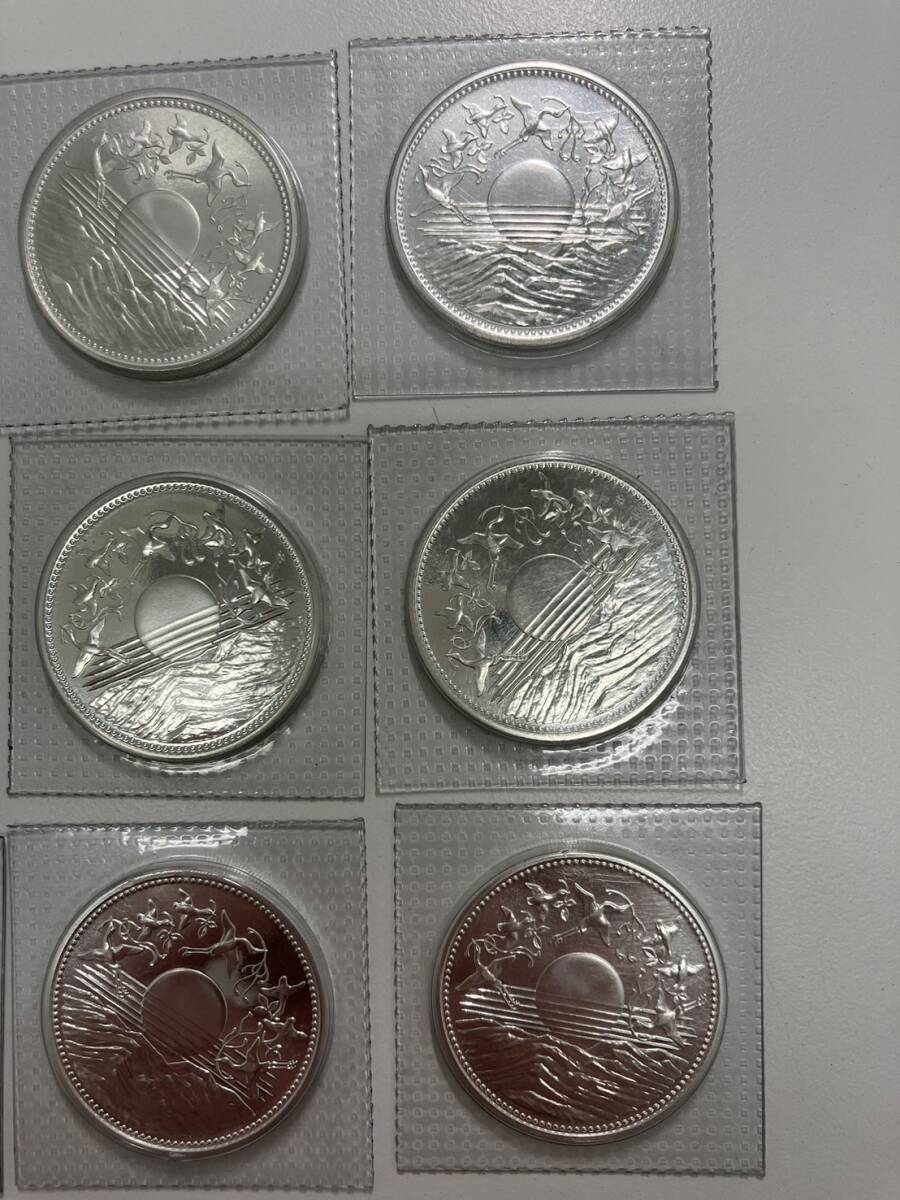 天皇陛下御在位60年記念 1万円銀貨 ブリスターパック入り 9枚の画像3