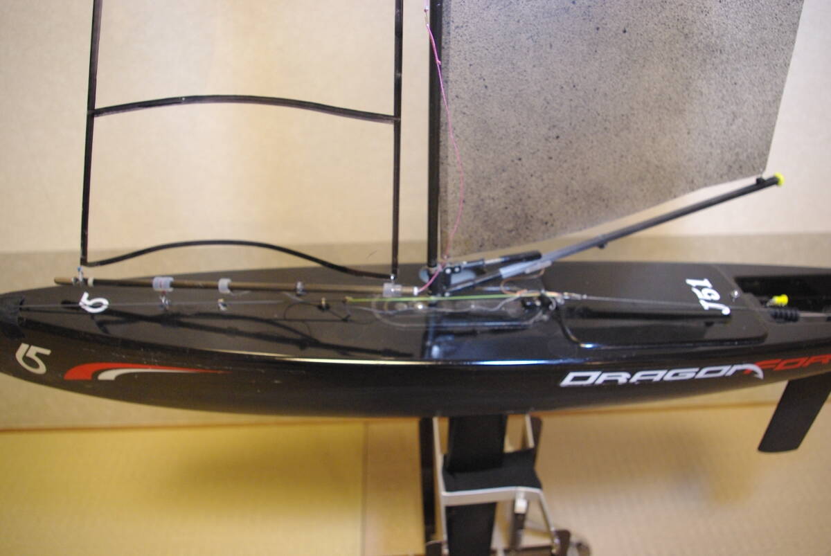 レーシング・ラジコンヨット 「ドラゴンフォース６５」 フルセット・・・マスト、セイル多数の画像2