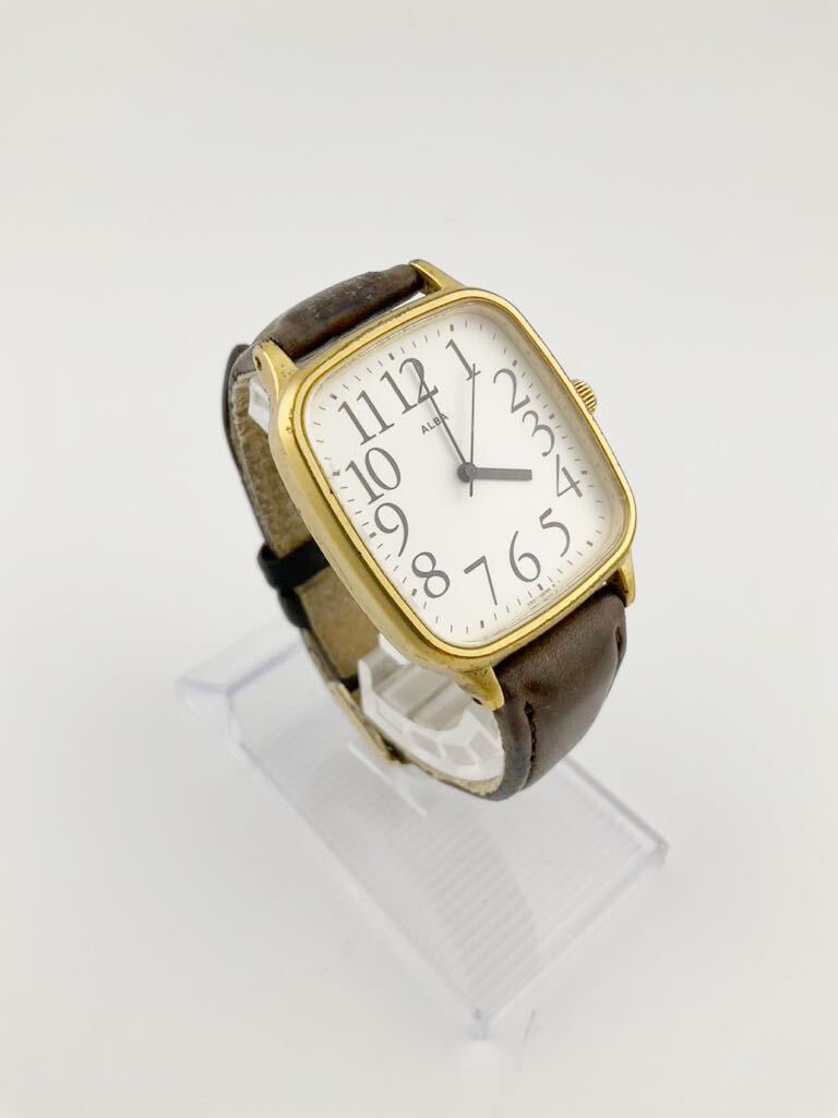 ALBA V501-OKM4 R1 クォーツ腕時計 レディース 白文字盤 スクエア アンティーク(k5697-y215)_画像1