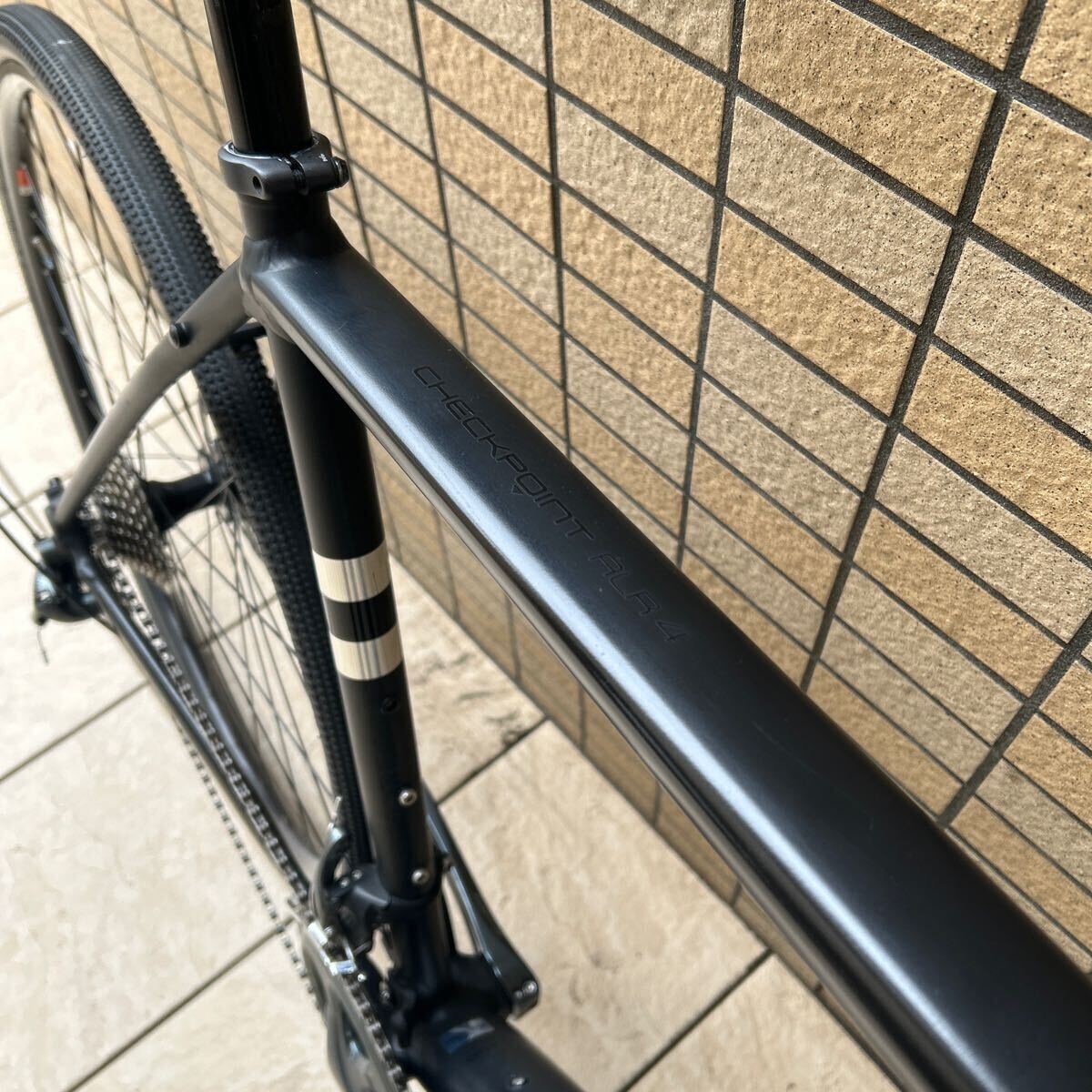 TREK トレック Checkpoint チェックポイント ALR4 グラベルロード SHIMANO Tiagra 2X10S サイズ56 ブラック ディスクブレーキ 油圧 Disc_最上級のアルミを採用する軽量フレーム