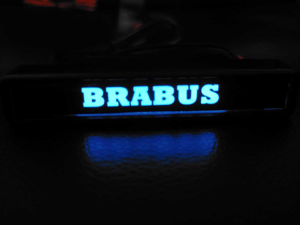 希少即決 BRABUS ブラバス グリル LED エンブレム ベンツ Gクラス ゲレンデ W463AW169W163W164W204W221W222W176W203W245W246の画像2