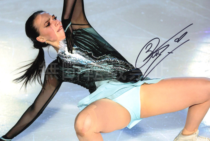 ◇ アリーナ・ザギトワ 直筆サインフォト フィギュアスケート Alina Zagitovaの画像1