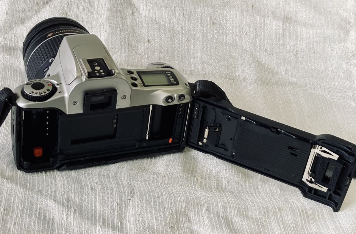 B キャノン Canon EOS Kiss 3 デジタル一眼レフカメラ EF 28-80mm 1:3.5-5.6V 中古品 動作未確認 ジャンクの画像6