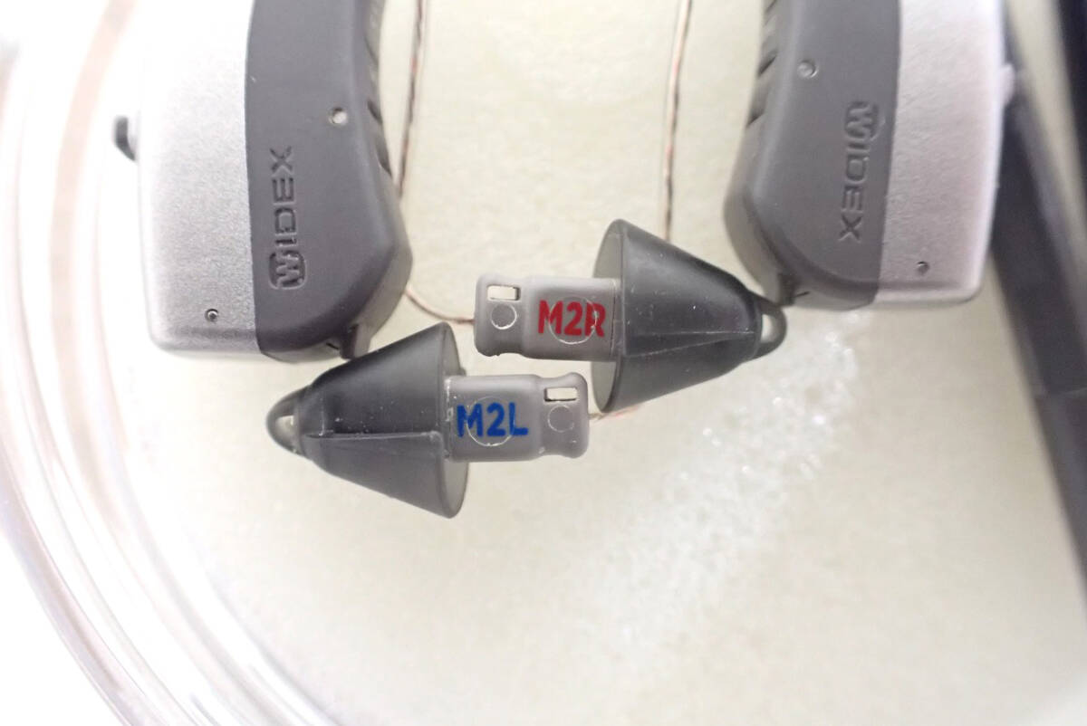  used ear .. type hearing aid Widex U10-FS M2R M2Lwai Dex Uni -kUNIQUE both ear case attaching .RIC type 