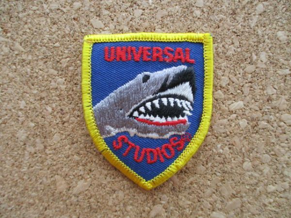 80s USAユニバーサルスタジオUNIVERSAL STUDIOSジョーズJawsワッペン/WOVEN PATCHESパッチUSJビンテージ鮫PATCH旅行サメ遊園地ユニバ D②_画像1