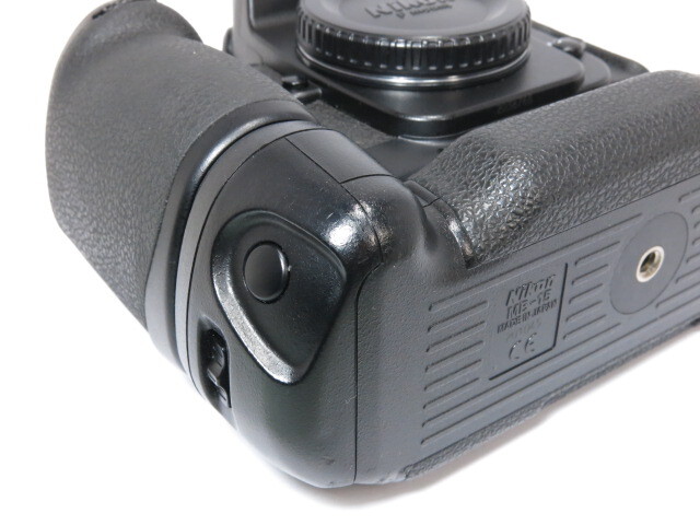 【 訳あり ジャンク 】Nikon F100 ボディー MB-15 グリップ付き ニコン フイルムカメラ [管NI2780]_画像4