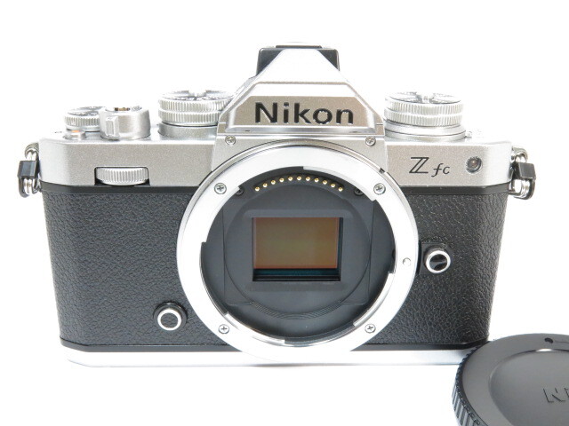 【 美品 3600ショット以下 】Nikon Z fc ボディー ニコン ミラーレスカメラ [管NI2821]_画像3