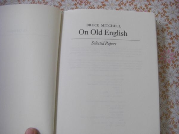 洋書 古英語 2冊 On Old English : selected papers、Old English meter and linguistic theory、Geoffrey Russom B5