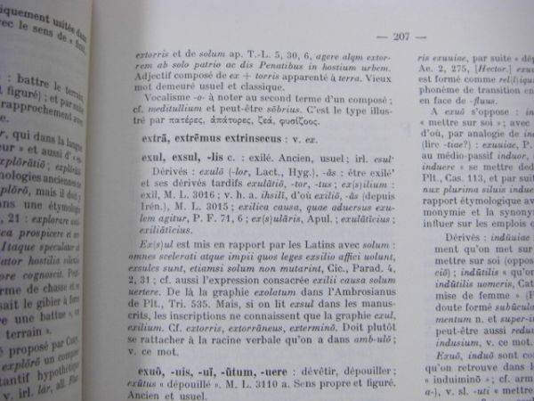  иностранная книга Dictionnaire etymologique de la langue latine : histoire des mots латинский язык. язык источник словарь : слова. история 1985 год B2