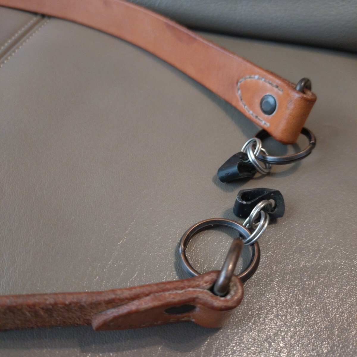 イマジェニーク　IMAGENIQUE ハンドメイド ブライドルレザー HAND MADE LEATHER　STRAP　カメラストラップ A　CSA-01-BE 美品 送料無料_画像3