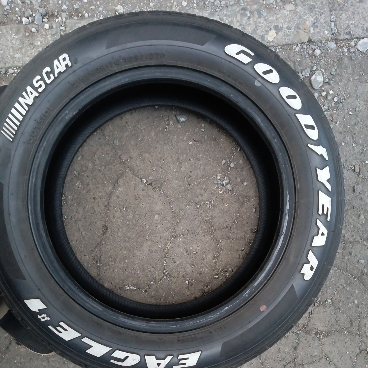 215/60R17 109/107R グットイヤー EAGLE NASCAR 2本の画像4