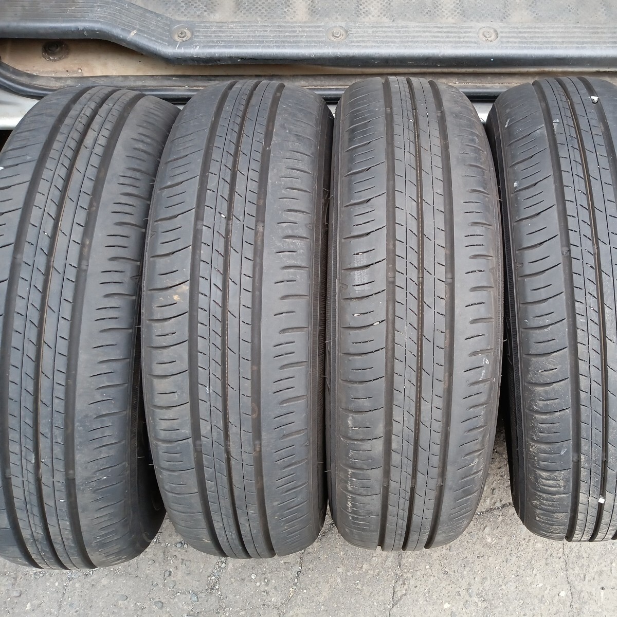 バリ山 165/65Ｒ14 ダンロップ ENASAVE EC300＋ 4本の画像1