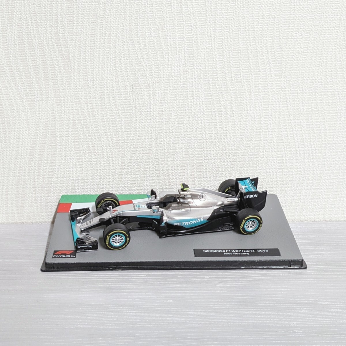 1/43 F1 メルセデス W07 ハイブリッド 2016. #6 ニコ・ロズベルグ Mercedes W07 Hybrid デアゴスティーニ ダイキャスト ミニカー_画像2