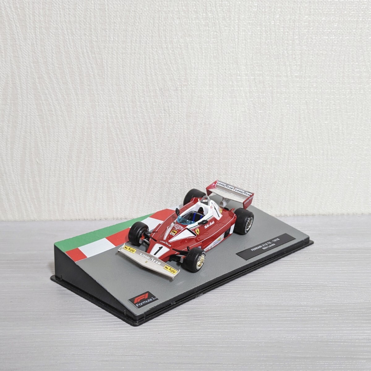 1/43 F1 フェラーリ 312 T2 1976 #1 ニキ・ラウダ FERRARI 312 T2 デアゴスティーニ ダイキャスト ミニカー_画像1