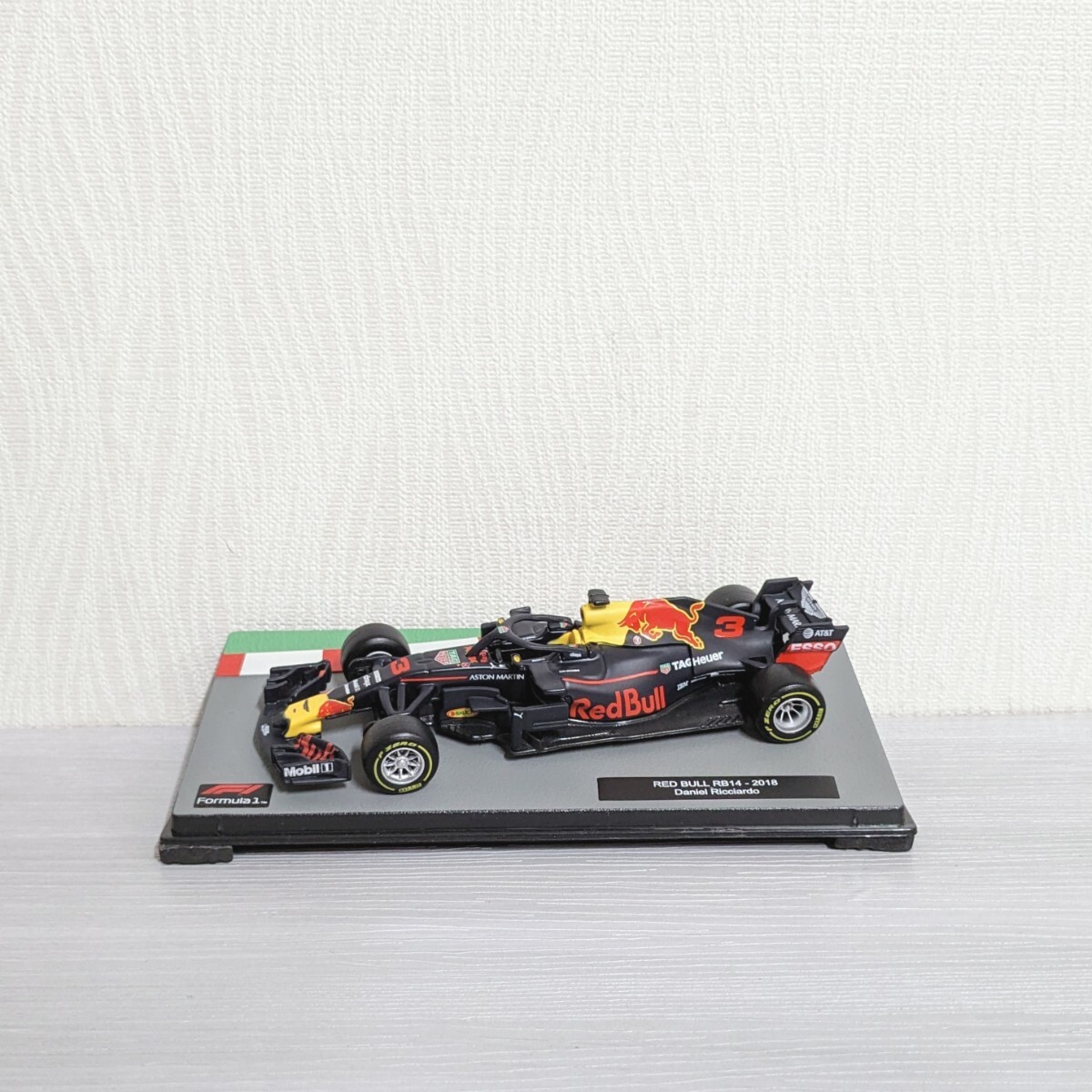 1/43 F1 レッドブル RB14 2018 #3 ダニエル・リカルド Red Bull RB14 デアゴスティーニ ダイキャスト ミニカーの画像2