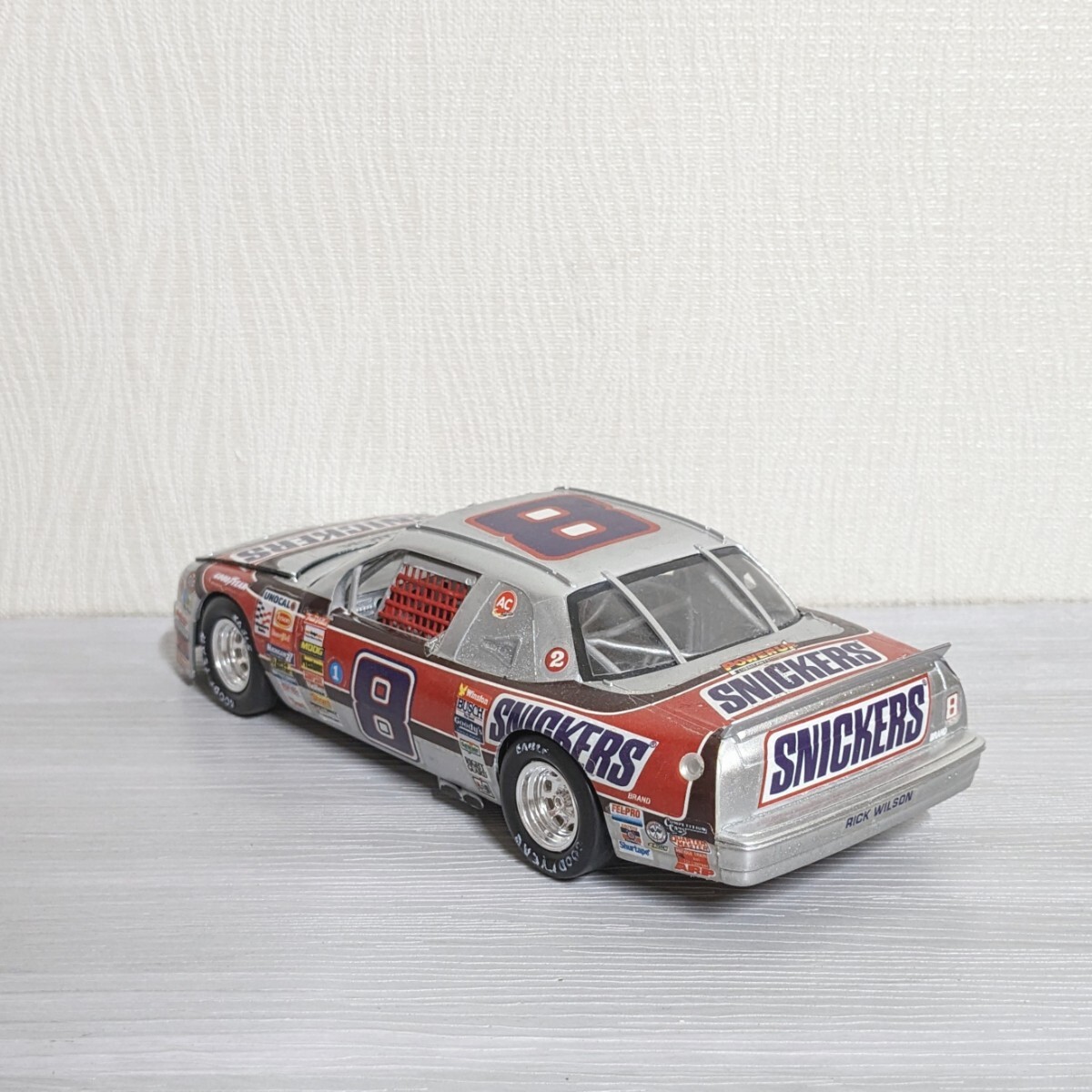 1/24 SNICKERS BRAND BUICK ＃8 1991 スニッカーズ ビュイック NASCAR ナスカー プラモデル 完成品 ミニカー アメリカ_画像3