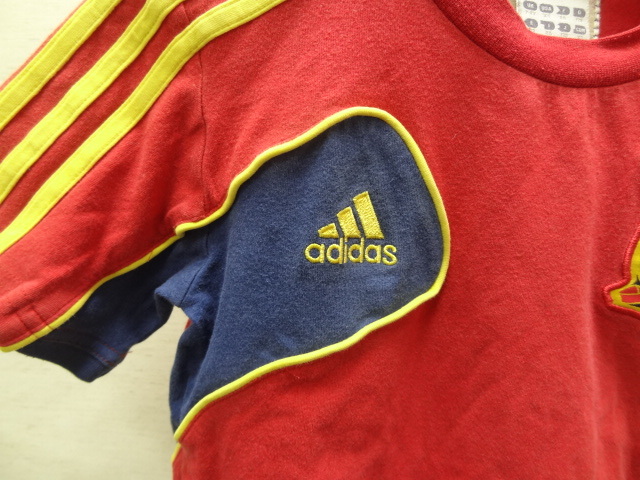 全国送料無料 アディダス adidas サッカースペイン代表 子供 キッズ 男&女の子 半袖 肩ライン入り 綿95％赤色Tシャツ 130の画像4