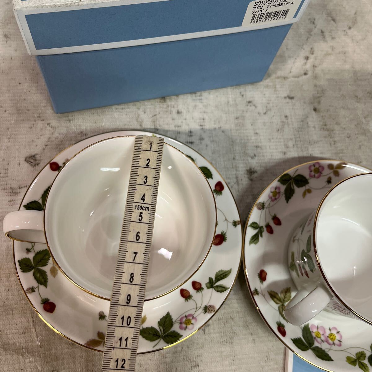 【ジャンク品】ウェッジウッド WEDGWOOD ペア カップ &ソーサー 2客セット。箱サイズ約64センチ。未使用品_画像10