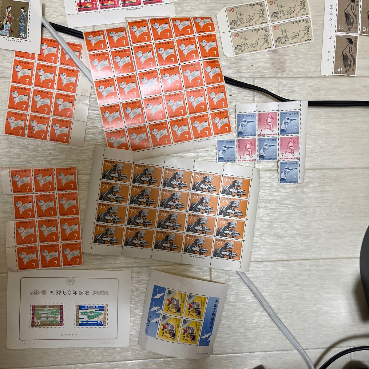 【ジャンク品】⑦50円切手が44枚。20円切手が116枚。10円切手が147枚。7円切ってが91枚。7.3円切手が20枚。合計.6773円の画像3