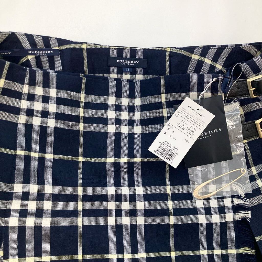 ★大きいサイズ★新品タグ付美品★バーバリー BURBERRY 44/13号/XL-3L 白シャツ&ラップチェックスカート 通勤 フォーマル 夏コーデ♪_画像6