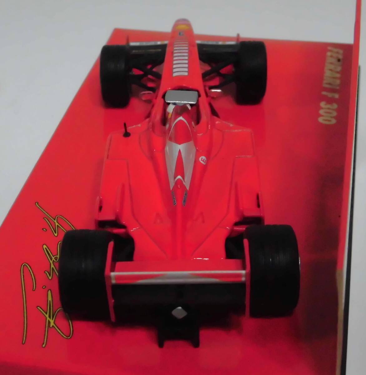 1/43 フェラーリ F300 #3 ミハエル シューマッハ 1998 ミニチャンプス 最後のフェラーリF1 MSC #37 絶版品 送料込_画像5