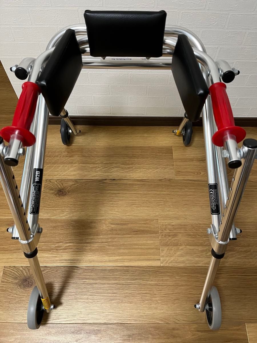 肢体不自由児用歩行器 PCW(ポスチャーコントロールウォーカー)+ 肢体不自由児用歩行器 PCW(ポスチャーコントロールウォーカー)+