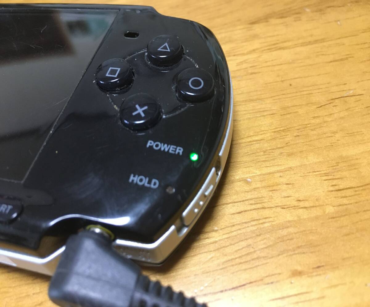  PSP プレイステーションポータブル 本体 PSP-3000 バッテリー無 音は出るが画面が映らないの画像2