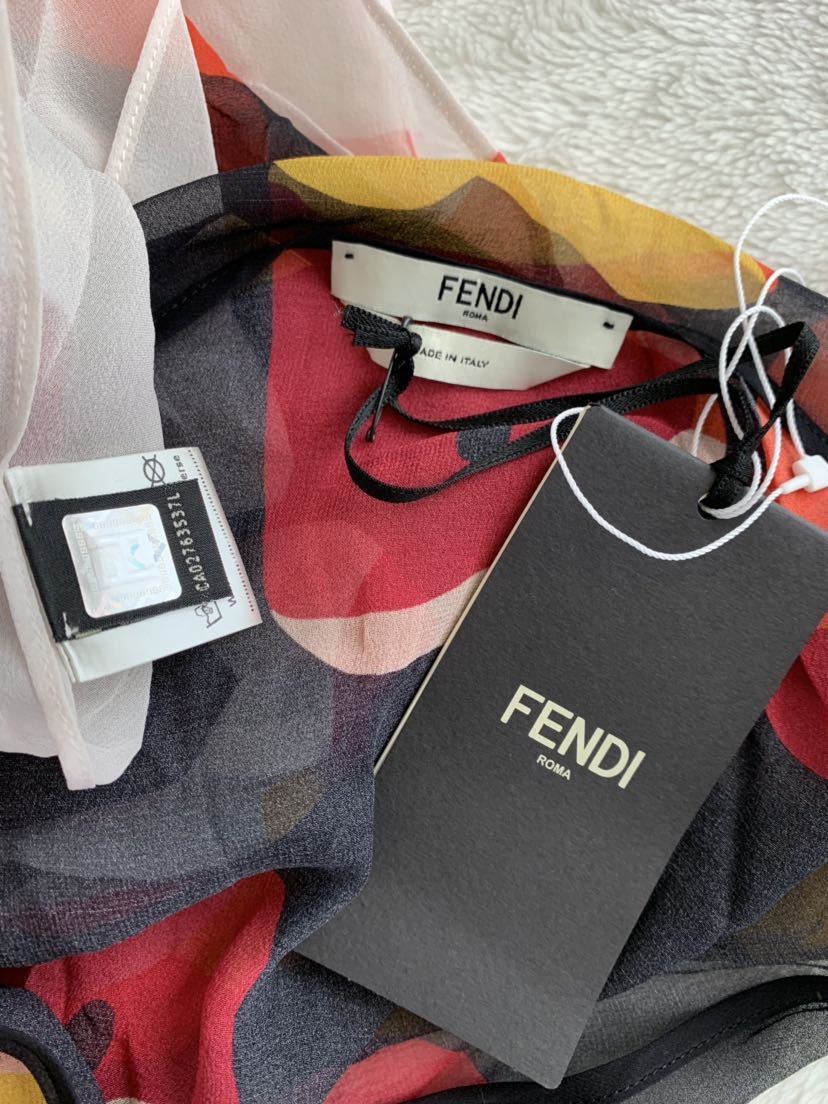  tag attaching FENDI ROMA sizeS CAFTANO FENDI GRAFFITI silk chiffon One-piece graph . tea Fendi Rome scarf 