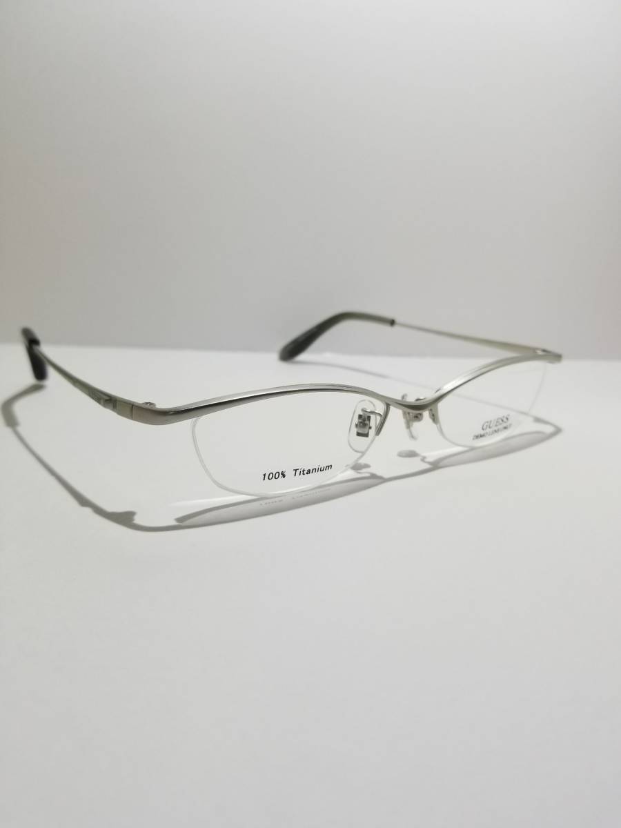 未使用 眼鏡 メガネフレーム GUESS 100%チタン GU8040 LGRY 軽量 金属フレーム ハーフリム 男性 女性 メンズ レディース 52口18-140 V-6の画像9
