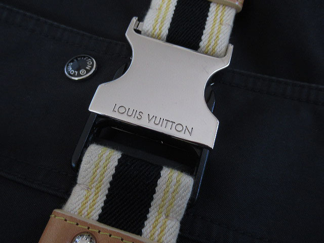 LOUIS VUITTON　ルイヴィトン　モノグラム　ベルト付き　コート　34　Size　通常Mサイズの方向きてす　春、秋　_画像4