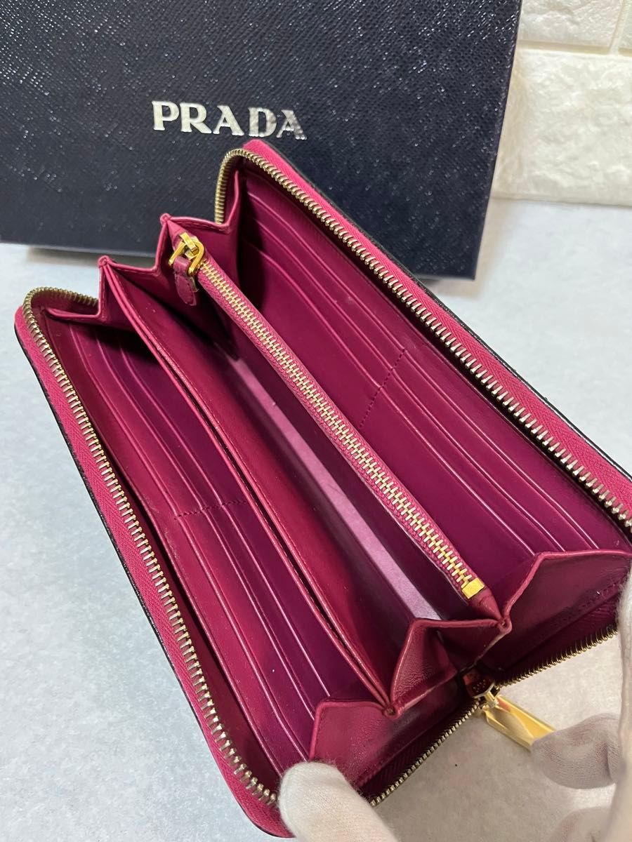 PRADA プラダ ラウンドファスナー 長財布　キルティング　ブラック×ワイン