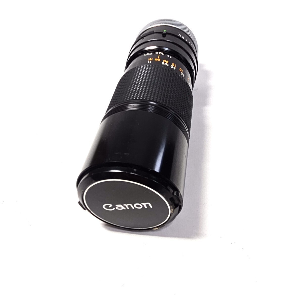 ★（2台まとめ）キャノン レンズ　CANON Lens 2本■FD 100-200mm f 5.6 専用ケ－ス付き、■FD 135mm f2.5 ケ－ス付き_画像4