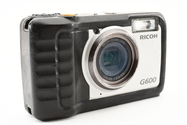 便利な単4電池4本で使用可能 RICOH G600 Compact Digital Camera コンパクトデジタルカメラ / リコー 防水 防塵 耐衝撃 実用向け #8515の画像4