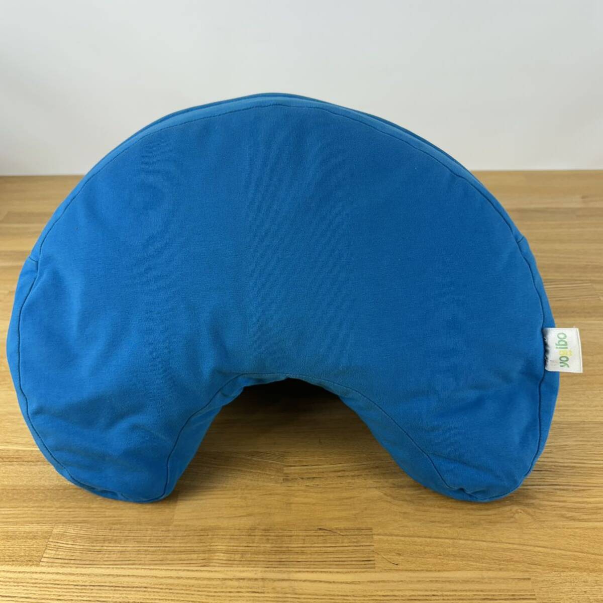 ec423 美品 展示品 ディスプレイ Yogibo ヨギボー ムーンピロー ブルー 青 枕 睡眠 ポリエステル58% コットン31% ポリウレタン11%_画像3