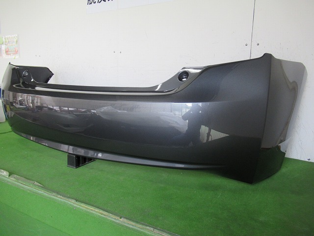 993738-2　TOYOTA　プリウス　ZVW30　リアバンパー　前期・後期　参考品番：52159-47050-B1　1G3【社外新品】_画像2