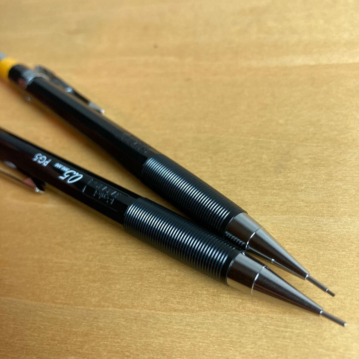 ぺんてる pentel シャーペン PG5 グラフペンシル 0 5mm 2本 ぺんてる pentel シャーペン PG5 グラフペンシル 0 5mm 2本