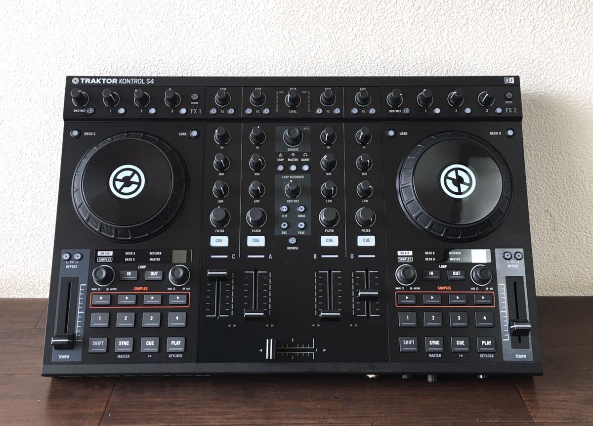 DJコントローラー TRAKTOR KONTROL S4 トラクター動作未確認 現状渡しの画像1