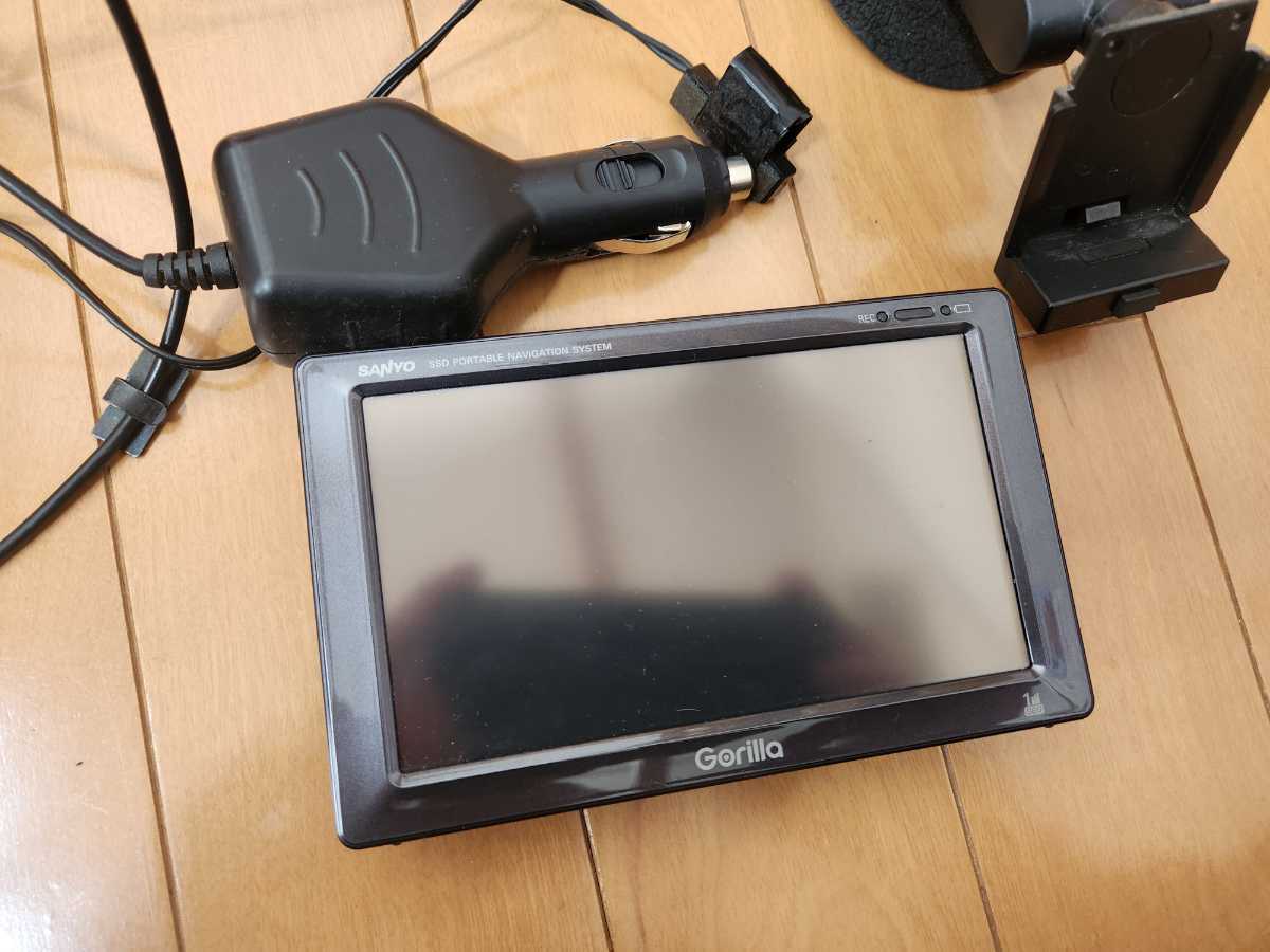 送込！SANYO ゴリラ ワンセグ対応 録画 ポータブルナビ GORILLA 2009年製 NV-SB530DT シガー電源_画像2