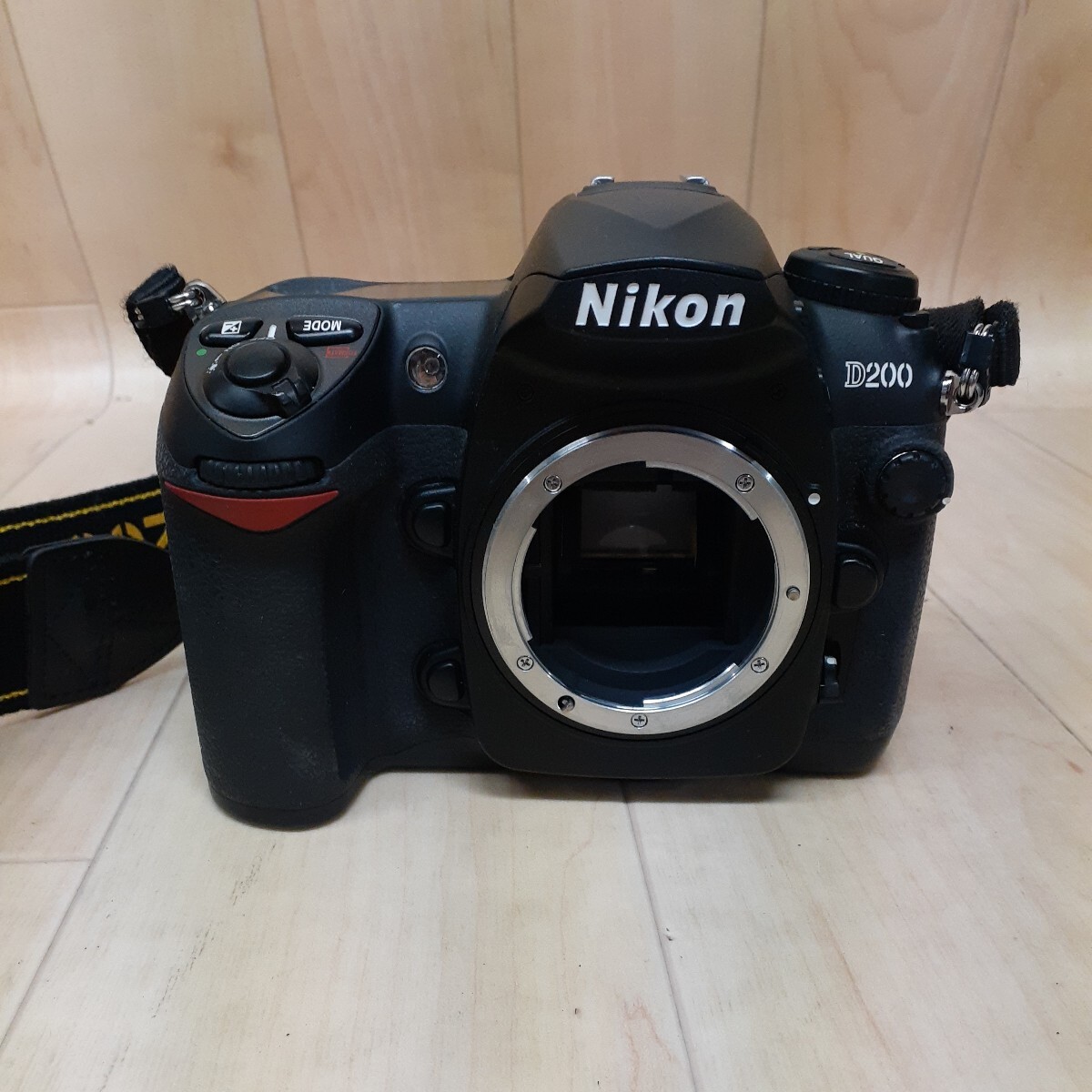 Nikon ニコン D200 デジタル一眼レフカメラ ボディ_画像1