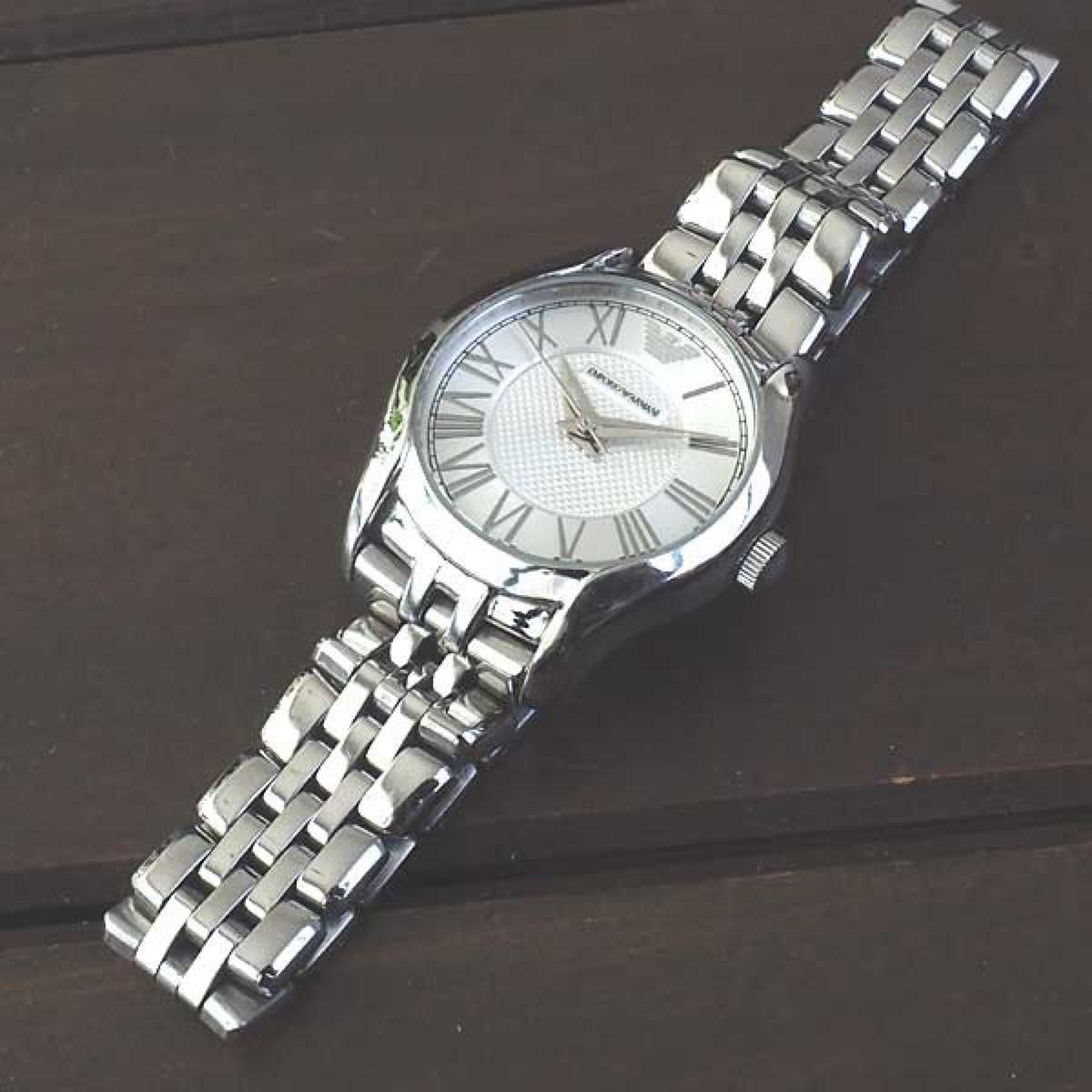 【美品】アルマーニ レディース 腕時計 シルバー クォーツ アナログ 銀色 ブランド時計