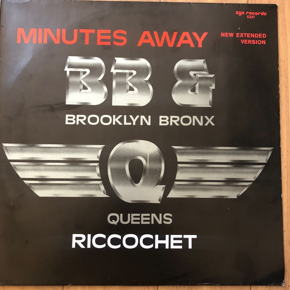 12’ BB & Q Band-Minutes Away/Riccochet_画像1