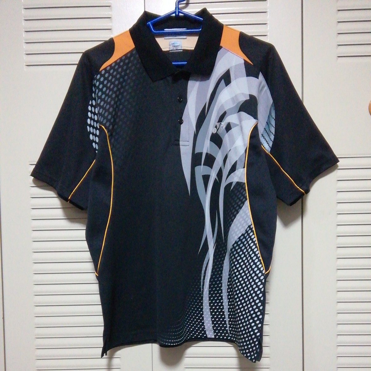 ★【古着】YONEX(ヨネックス)　半袖　ポロシャツ(スポーツウエア)　Oサイズ(XLサイズ相当)　身長177～183　黒　_画像1