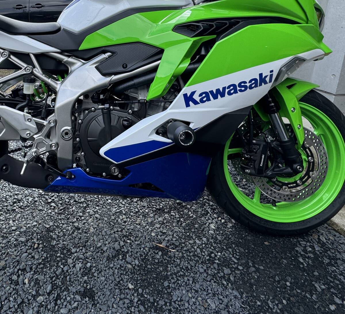 ZX-25R ZX-4R ZX-4RR フレーム スライダー エンジン ガード カウル スライダー カワサキ KAWASAKI_画像4