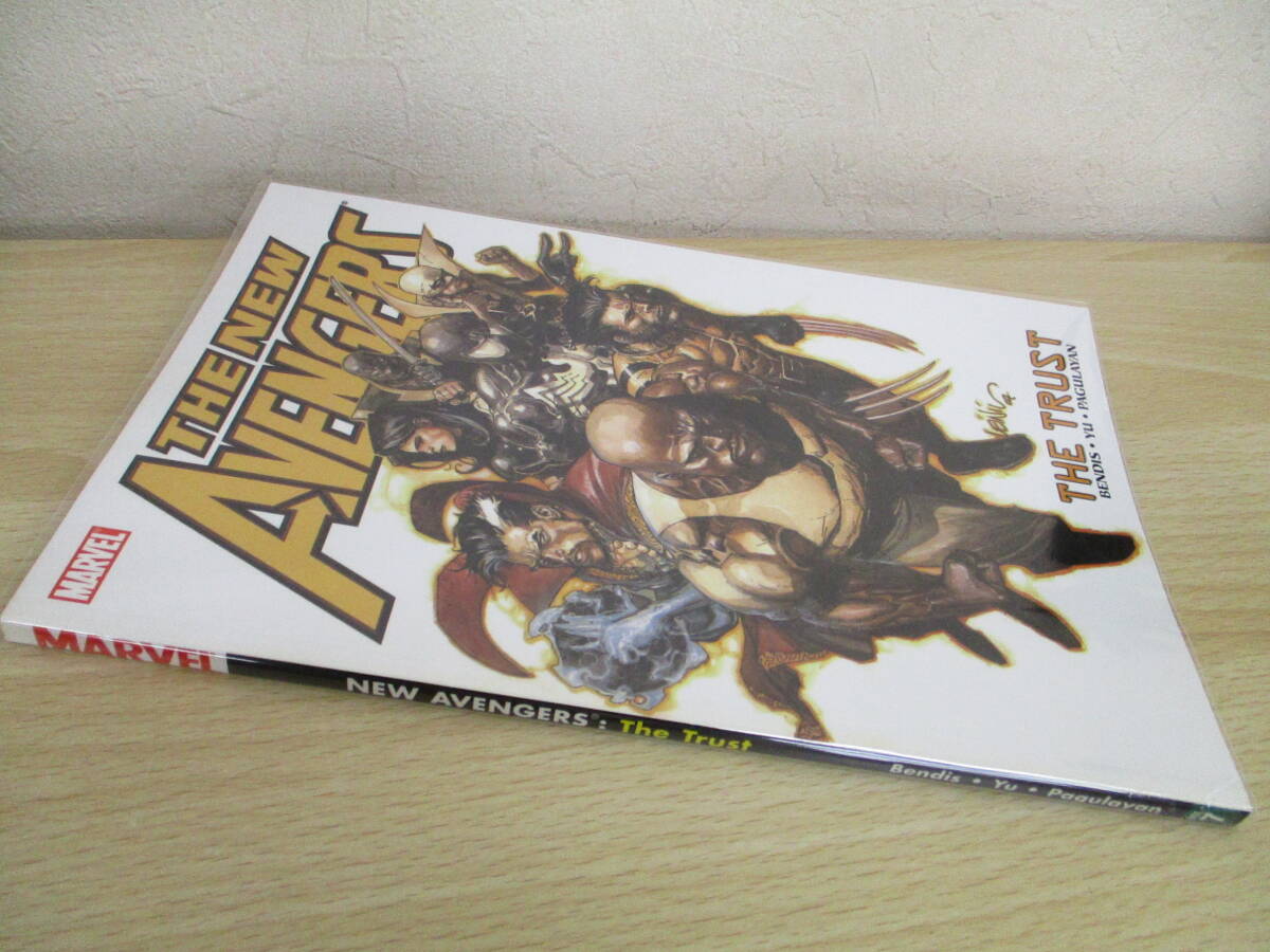 A52　　MARVEL　NEW　AVENGERS　：　The Trust Bendis・Yu・Pagulayan　VOL7　S5116_画像1