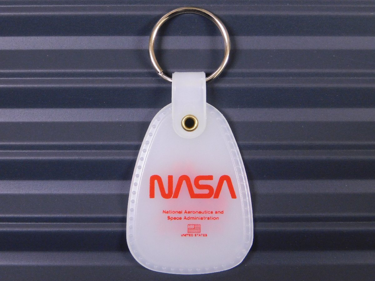 ◆送料\84◆【NASA・アメリカ航空宇宙局】※《蓄光キーリング》 WESTERN SADDLE KEY RING　アルテミス計画　キーホルダー_画像2